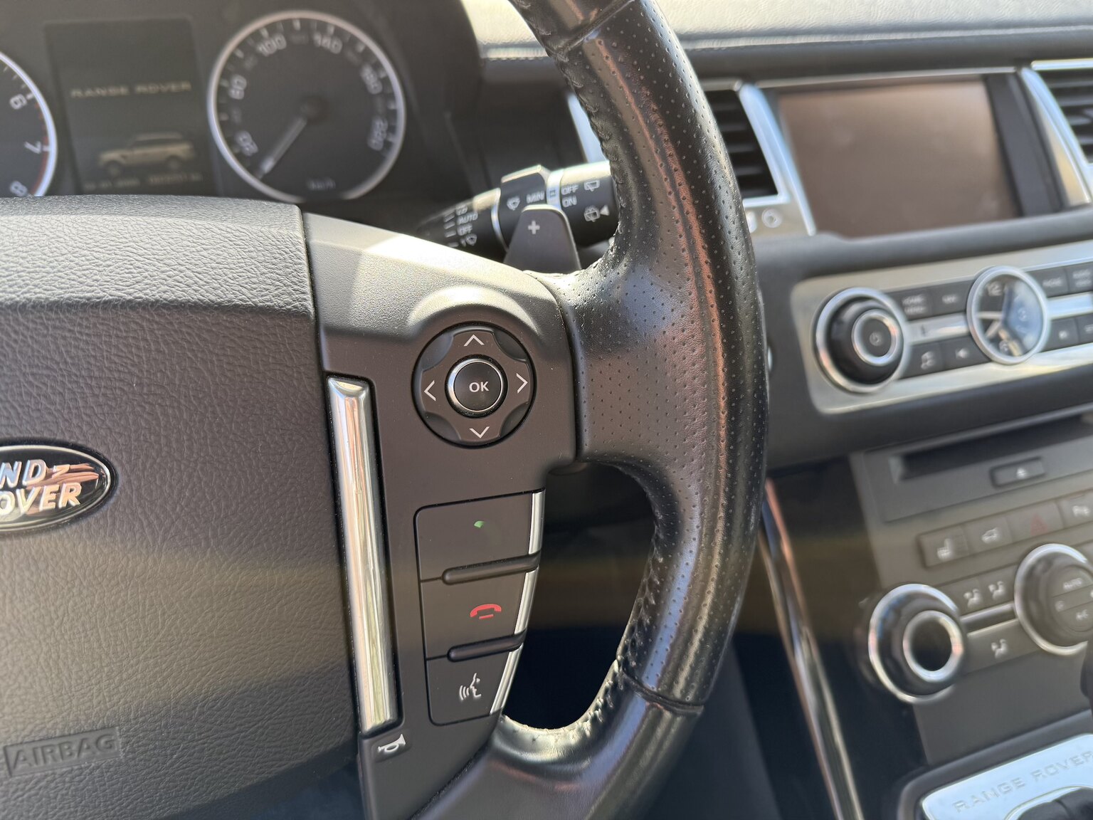 Interiörbild 2012 Land Rover Range Rover Sport V8