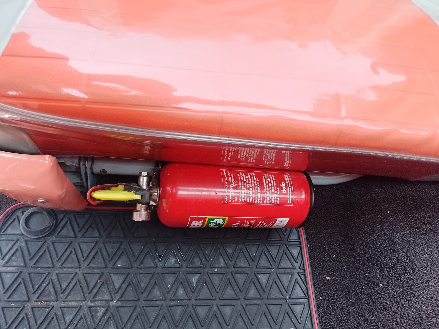 Interior image of 1957 Ford Fairlane 500 Skyliner Retract