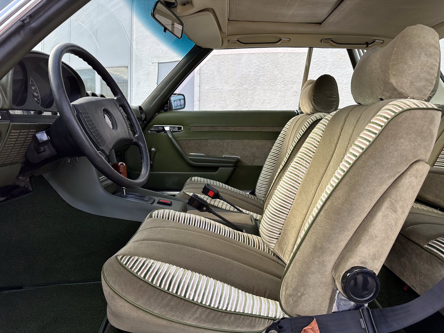 Interiörbild 1974 Mercedes Benz 450 SLC