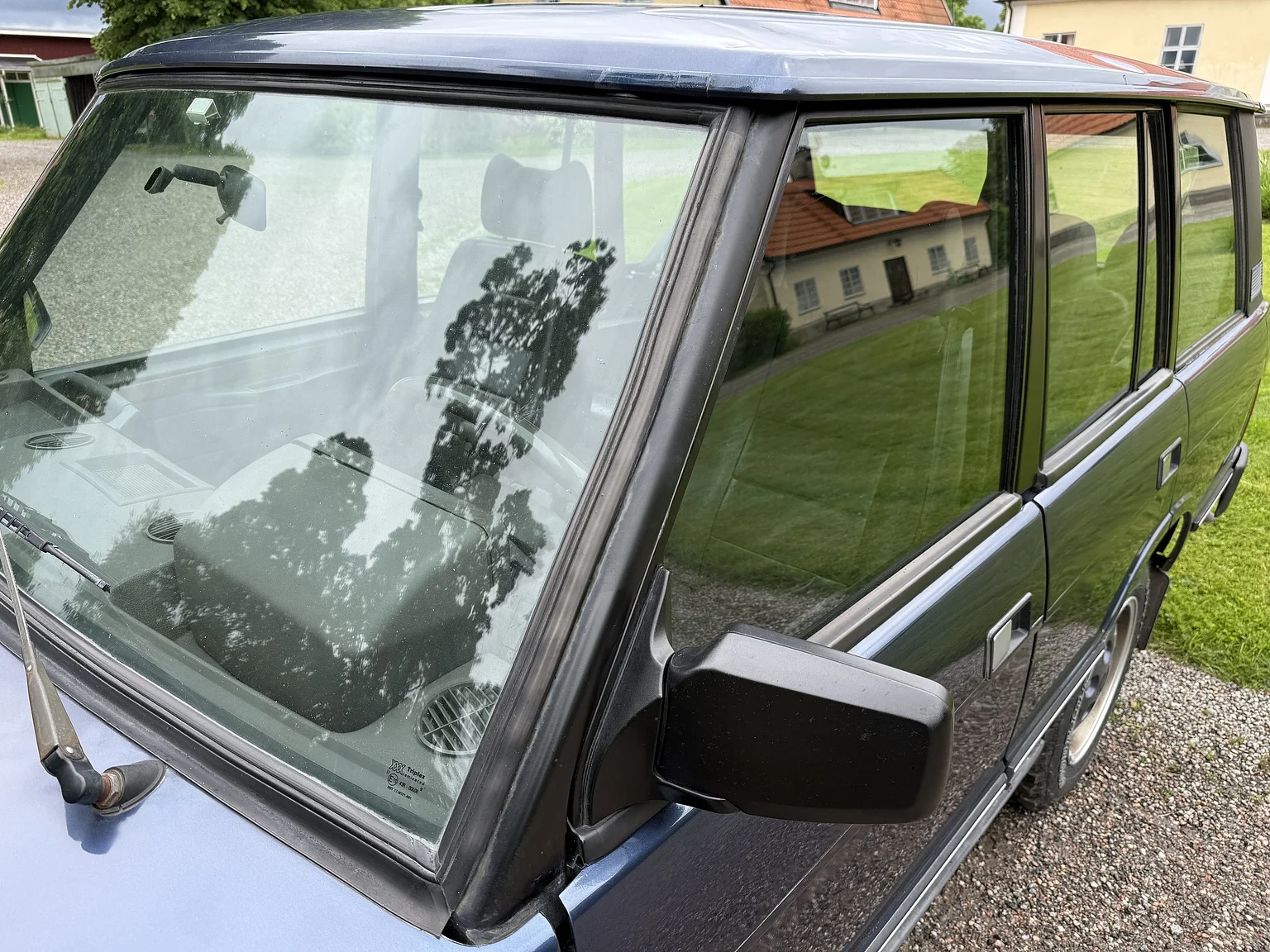 Exterior image of 1990 Range Rover Vogue SE 3.9 (57)