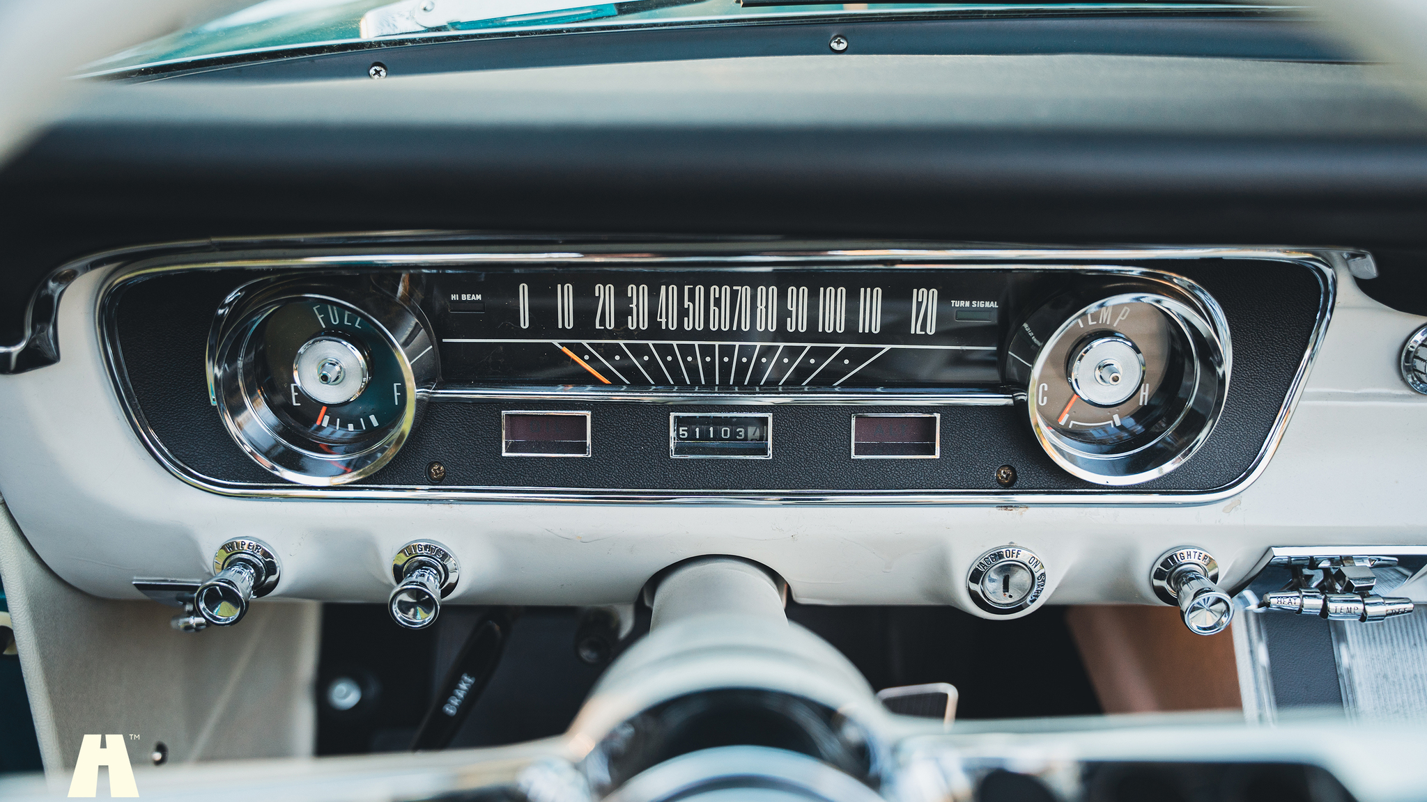 Interior image of 1965 Ford Mustang Cabriolet (33)