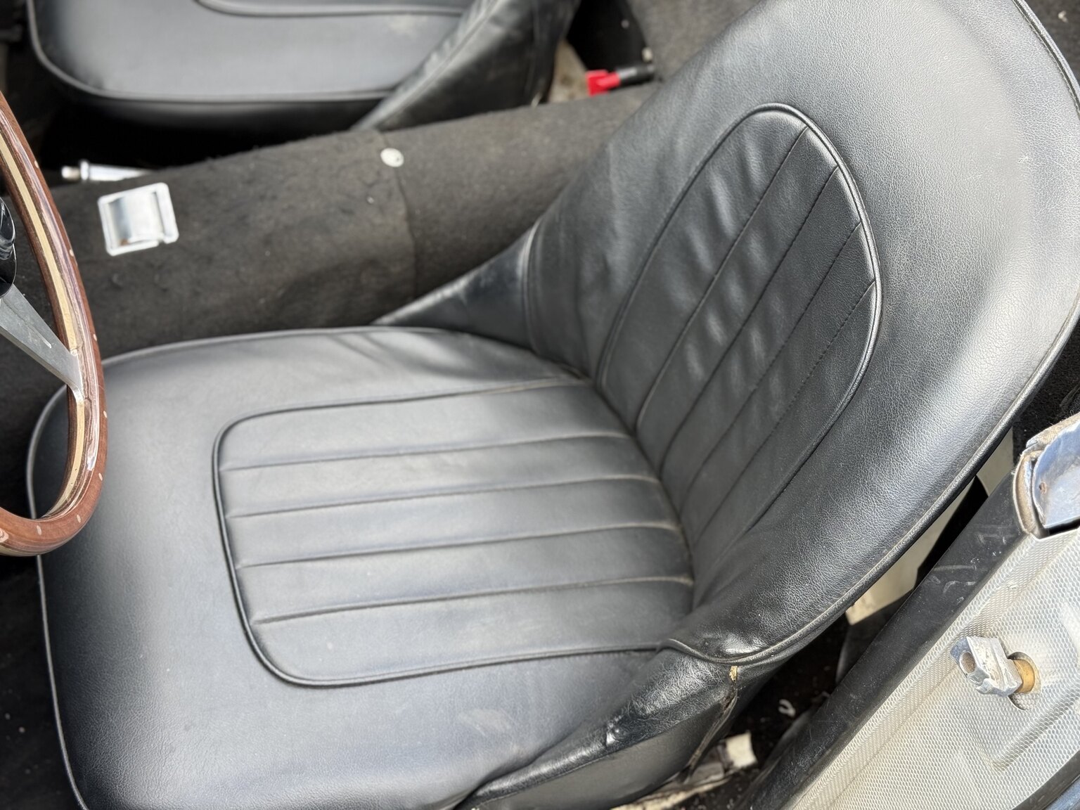 Interior image of 1958 Austin-Healey 100-6