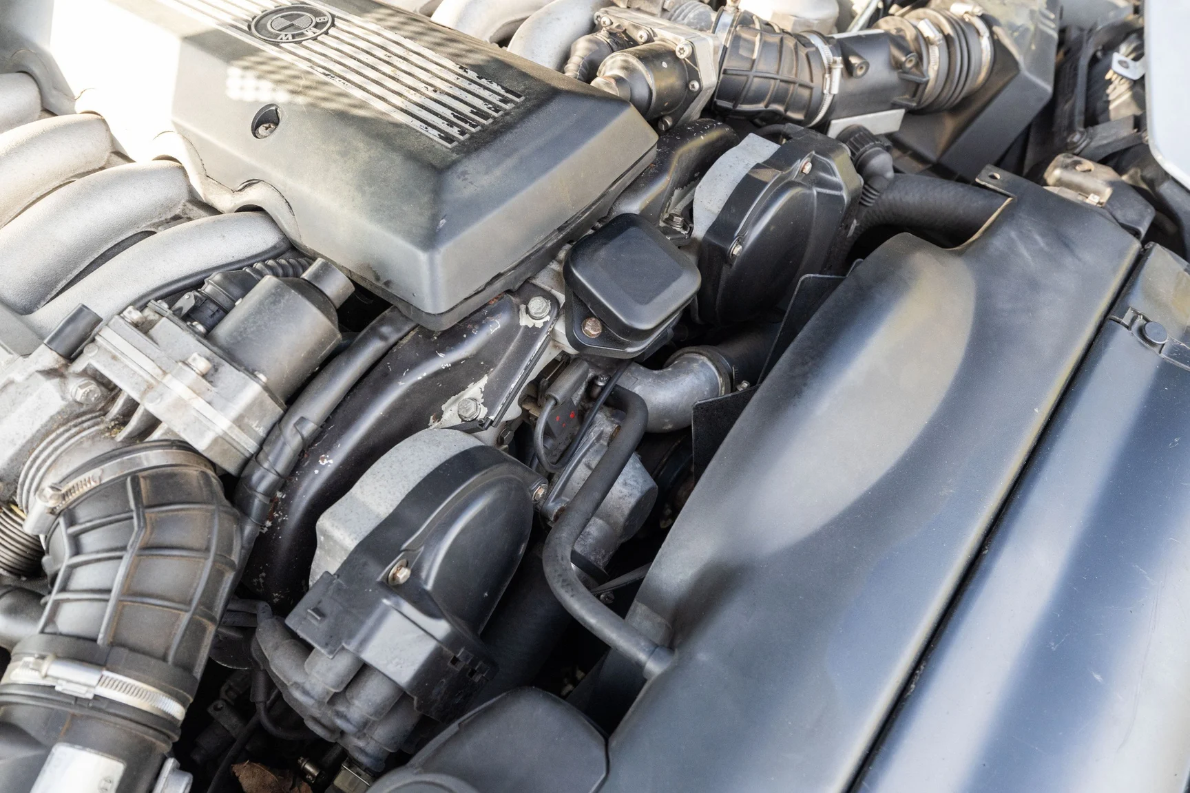 Image of 1991 BMW 850i (16) mechanics