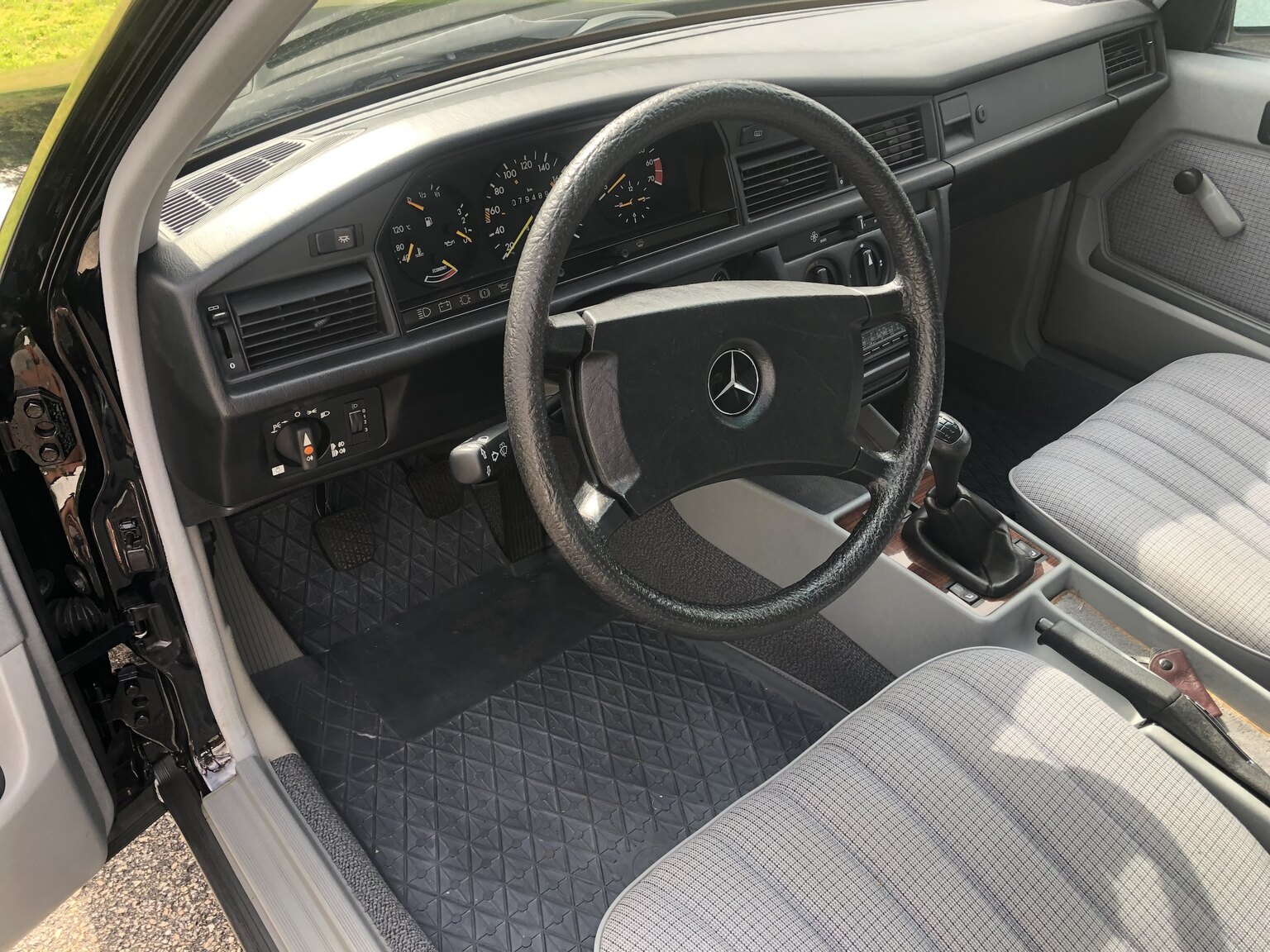 Interiörbild 1986 Mercedes-Benz 190E