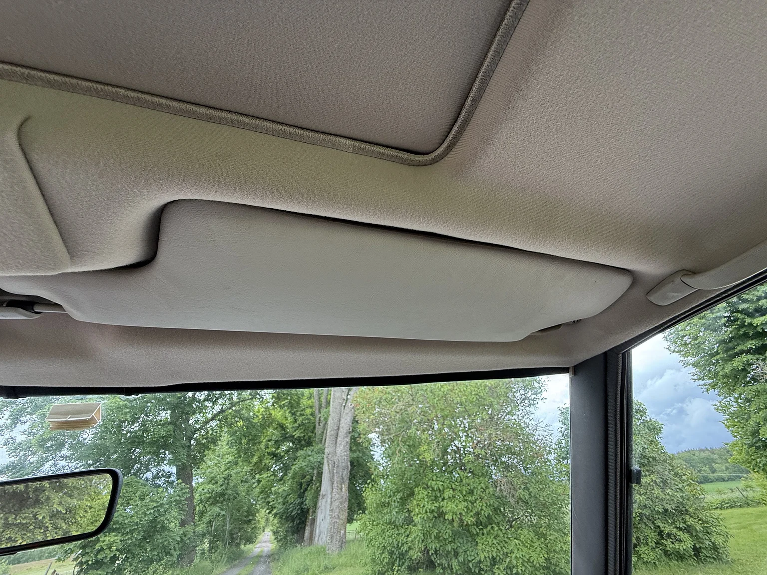 Interior image of 1990 Range Rover Vogue SE 3.9 (27)