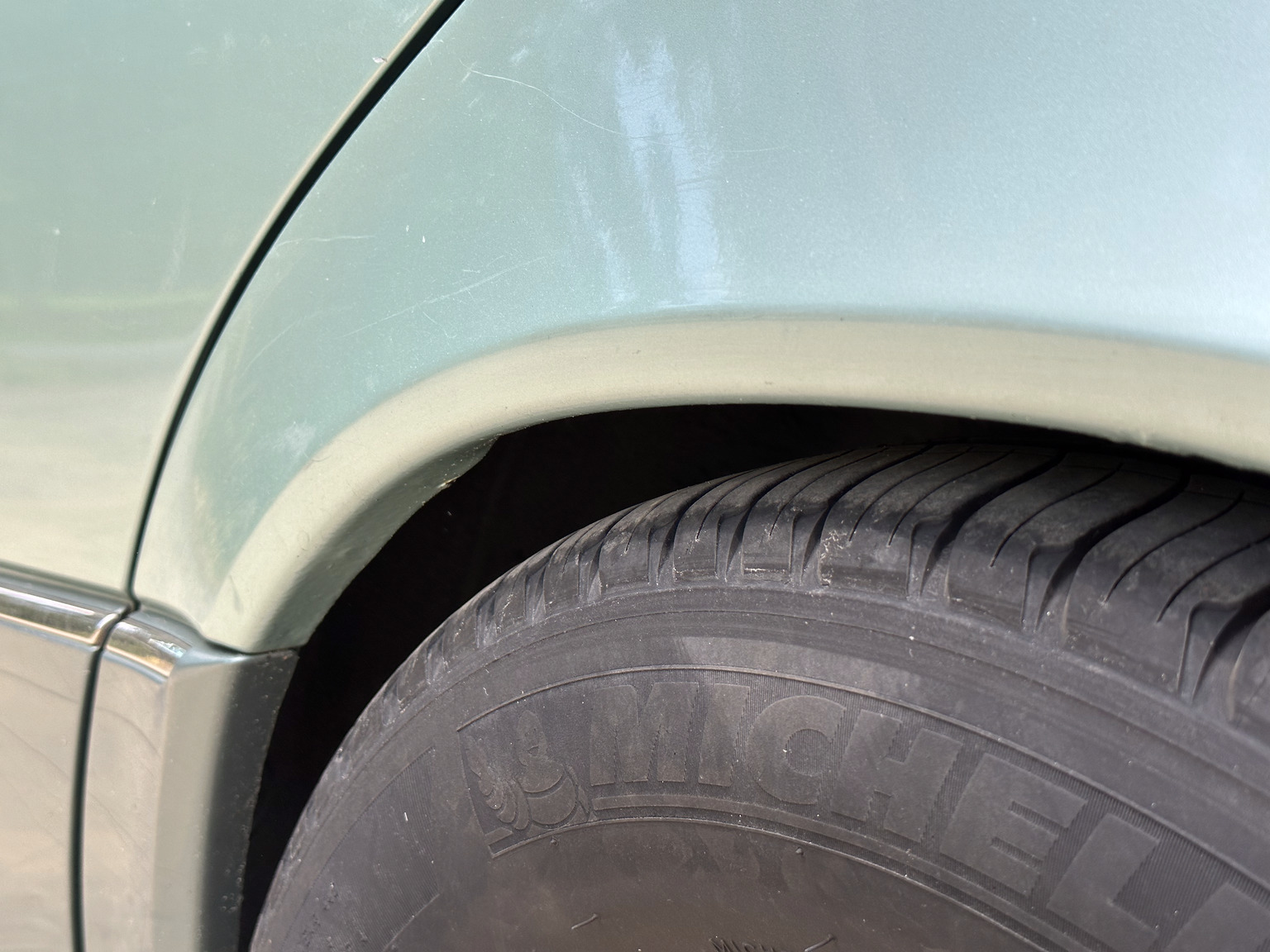 Exteriörbild på 1992 Mercedes 300 SE (64)