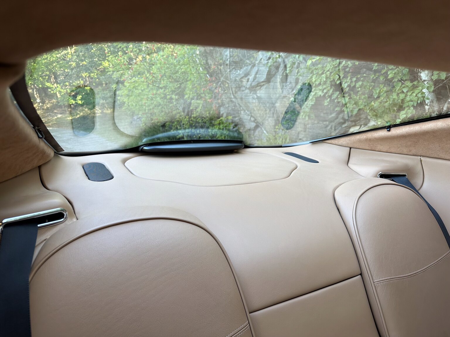 Innenraumfoto von 2003 Aston Martin DB7