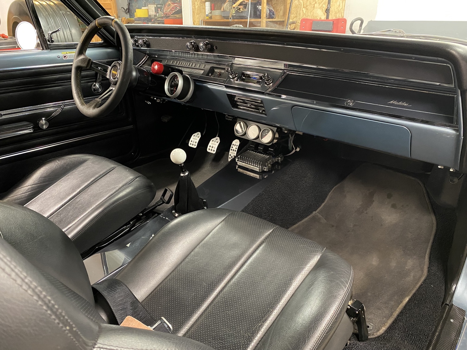 Interior image of 1966 Chevrolet Chevelle Malibu Pro Touring (22)