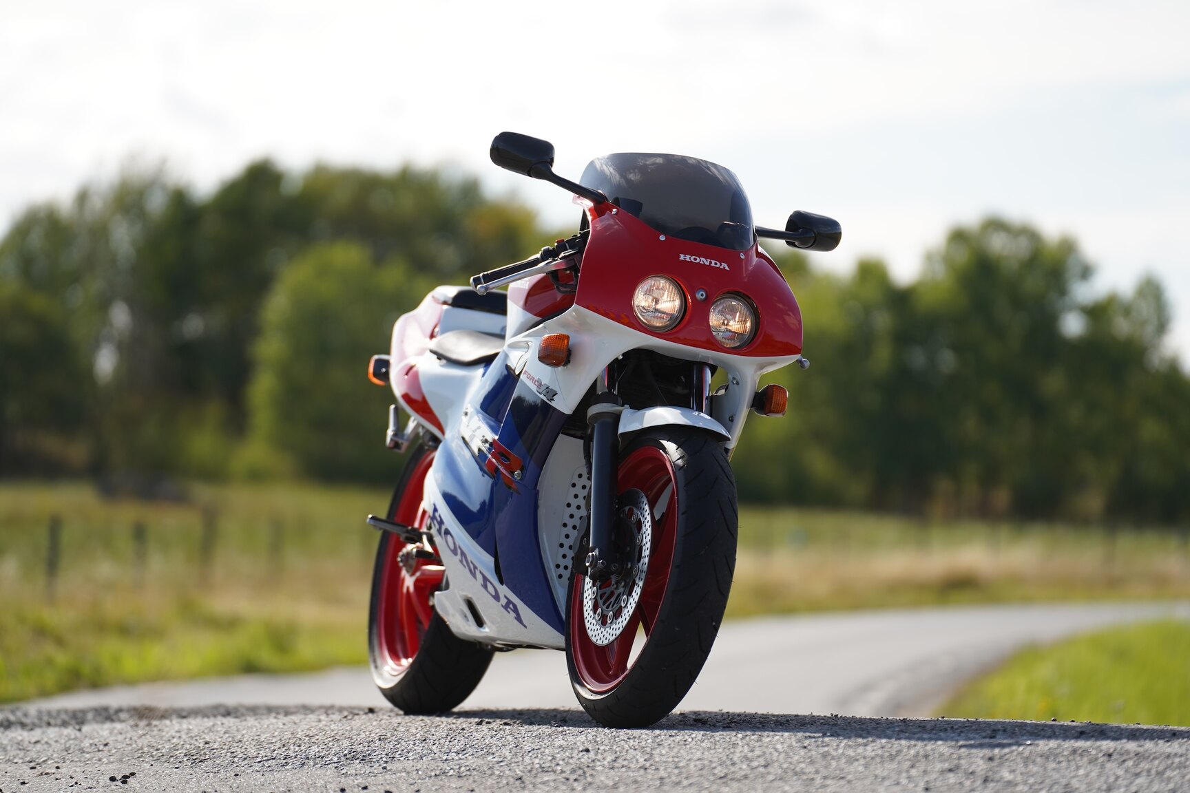 Exteriörbild på 1992 Honda VFR400R NC30