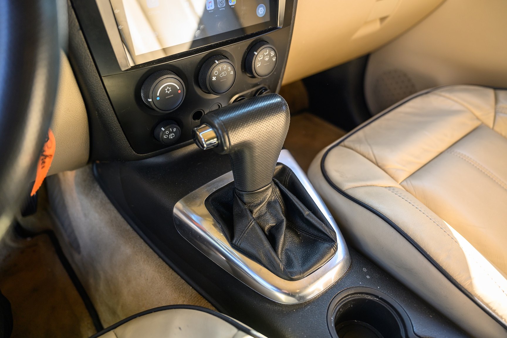 Interior image of 2006 Hummer H3