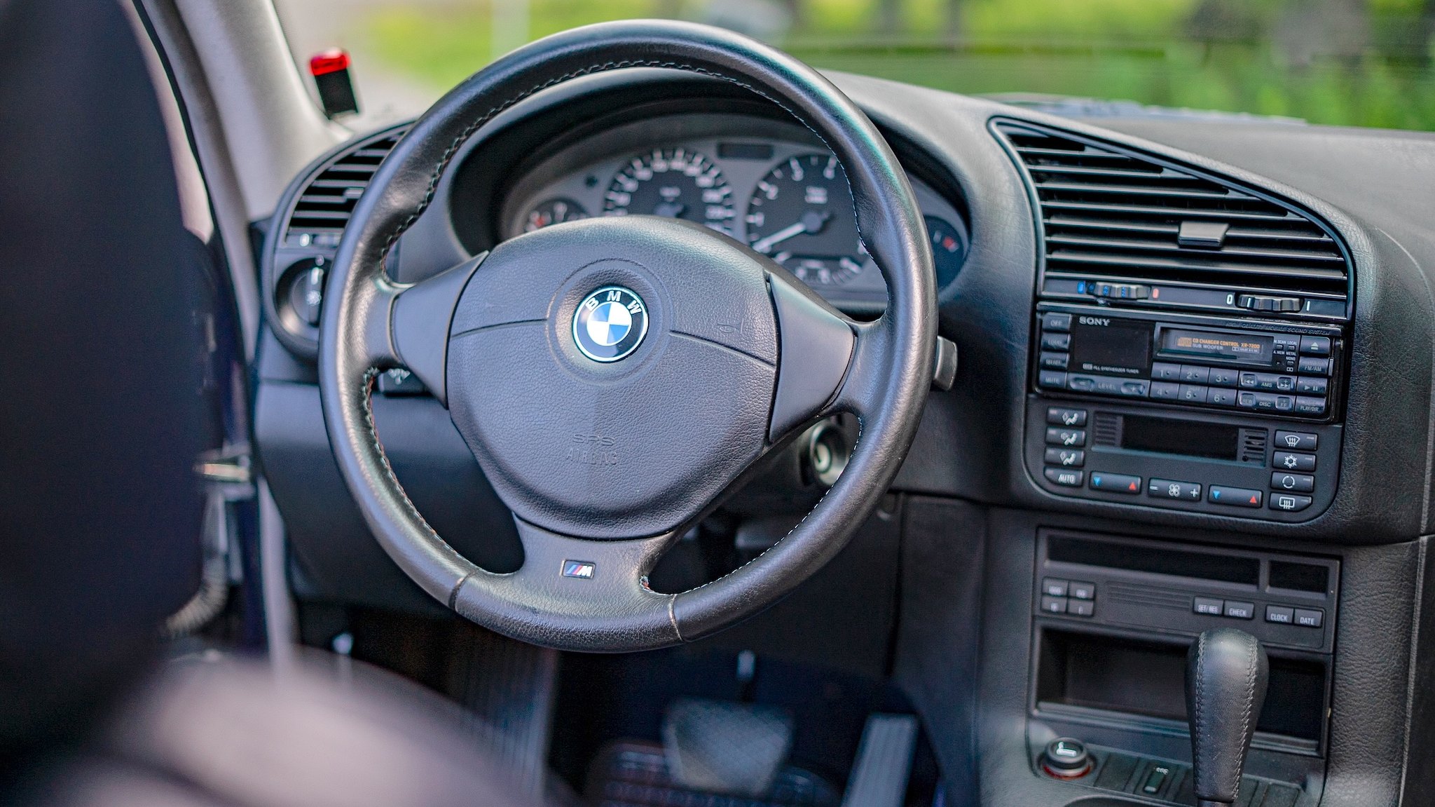 Interior image of 1997 BMW 328i Coupé Automatisk