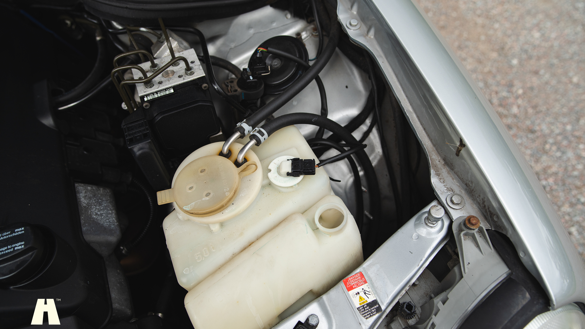 Image of 2000 Mercedes E430 mechanics