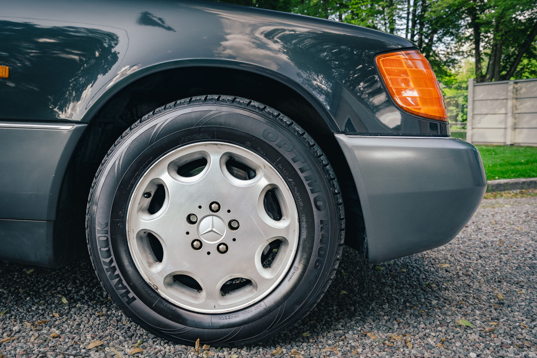 Exterior image of 1992 Mercedes-Benz 500 SE (16)