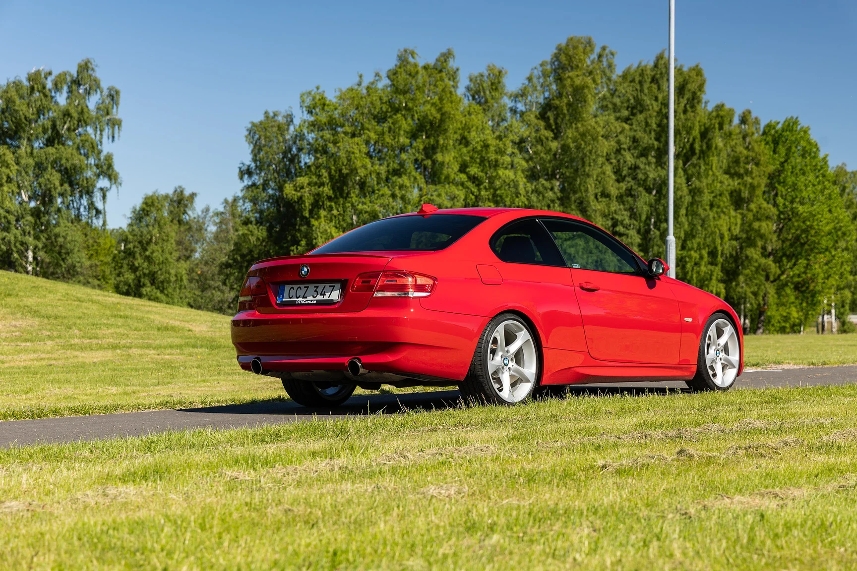Exterior image of 2007 BMW 335i Coupé (10)