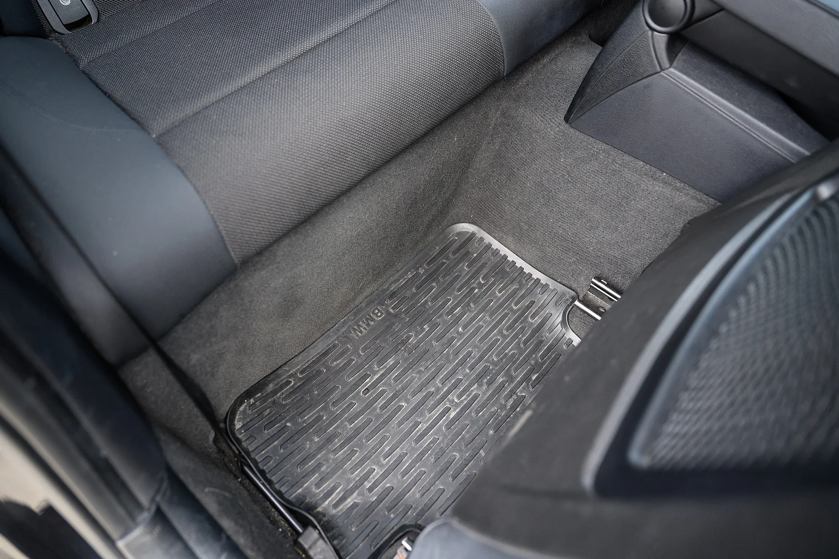 Innenraumfoto von 2007 2007 BMW 130i M Sport (29)