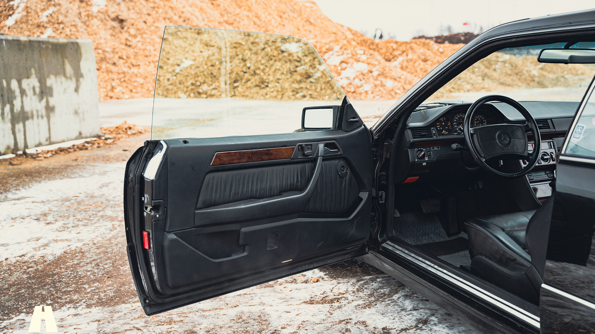 Interiörbild 1990 Mercedes 300 CE-24