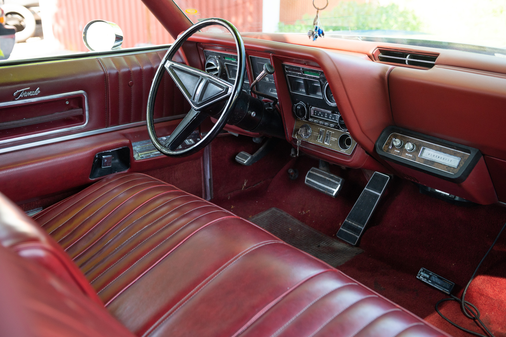 Interior image of 1968 Oldsmobile Toronado (68)