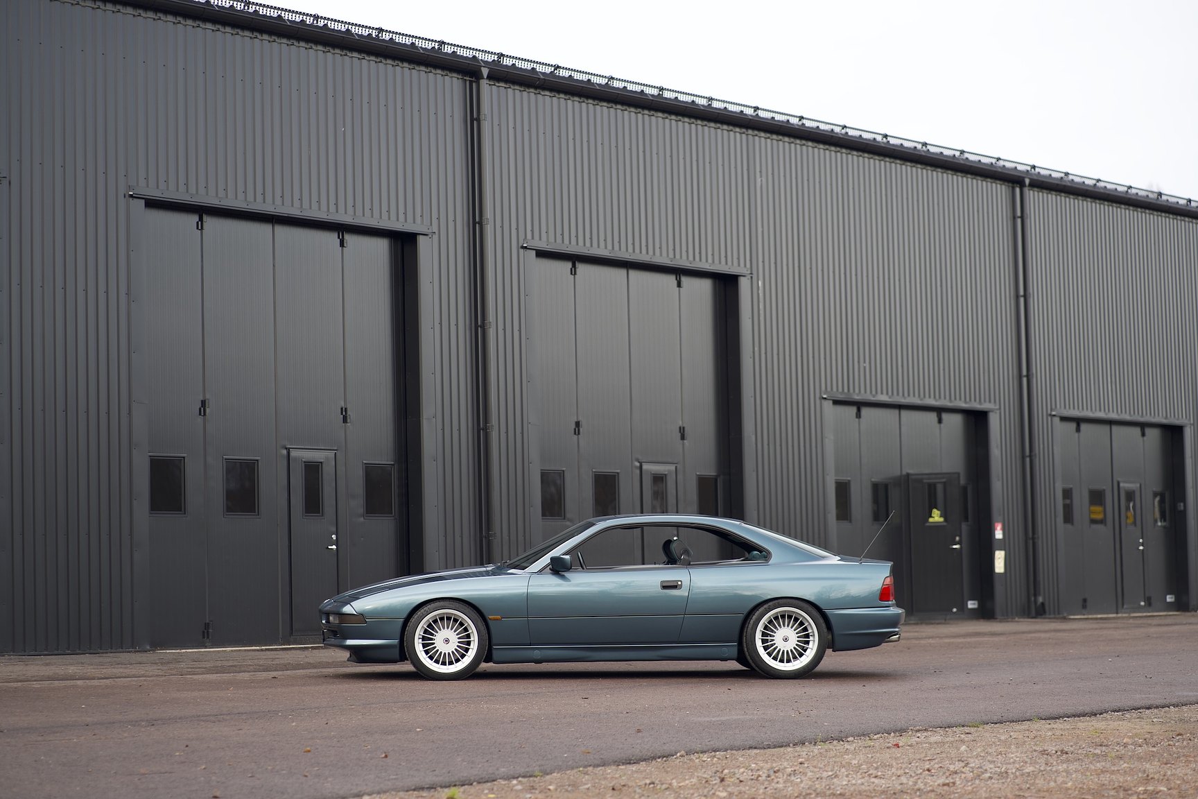 Exteriörbild på 1992 BMW 850i 6-speed manual - NO RESERVE