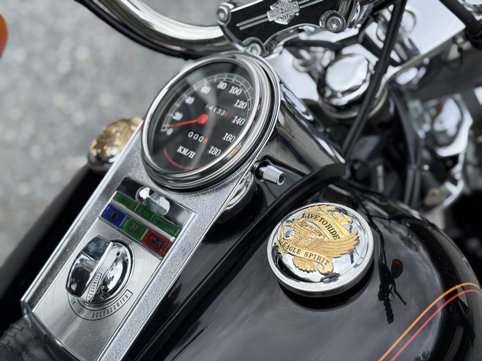 Exterior image of 1992 Harley-Davidson FXSTC