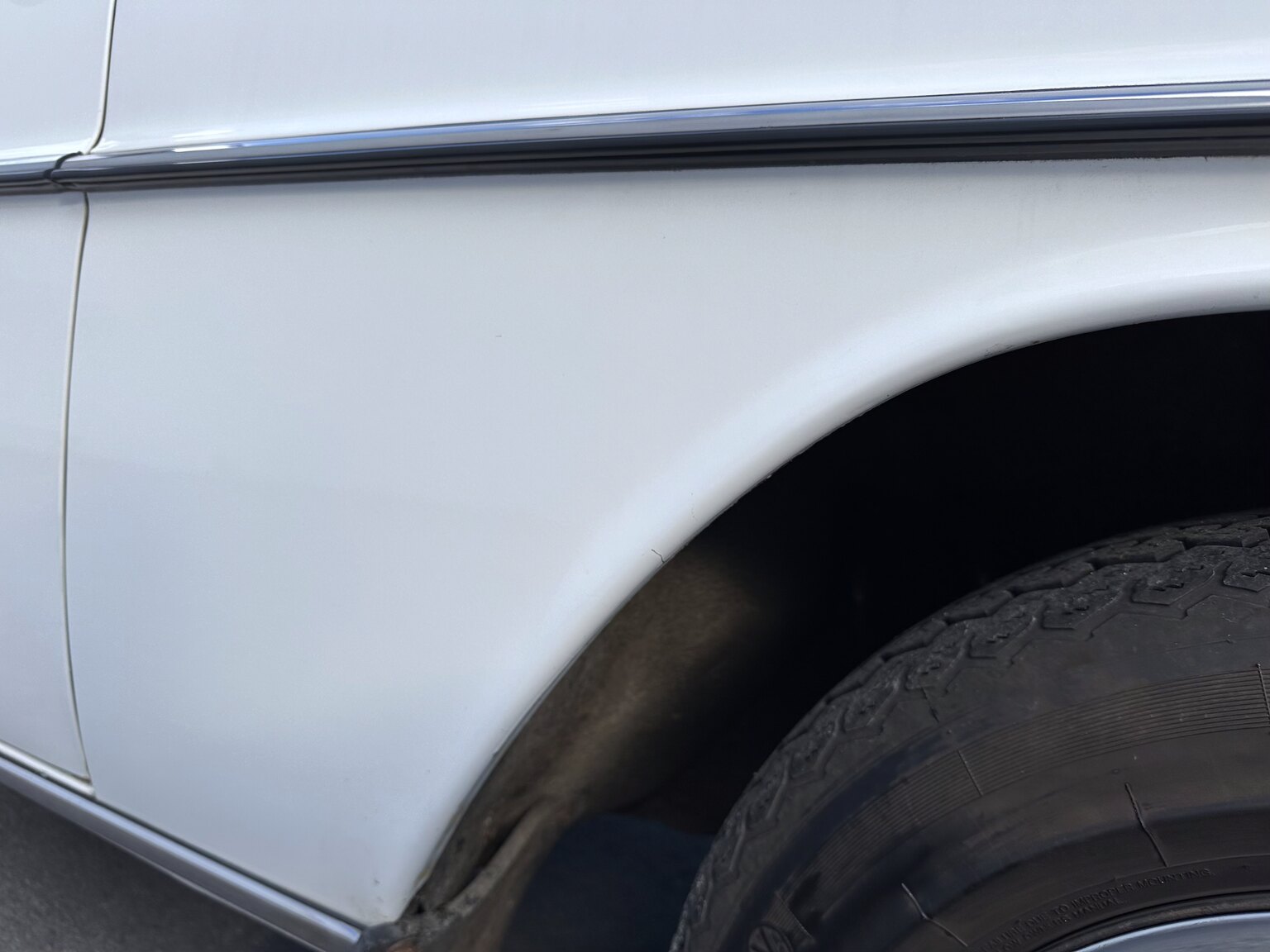 Exterior image of 1975 Mercedes Benz 200 (77)