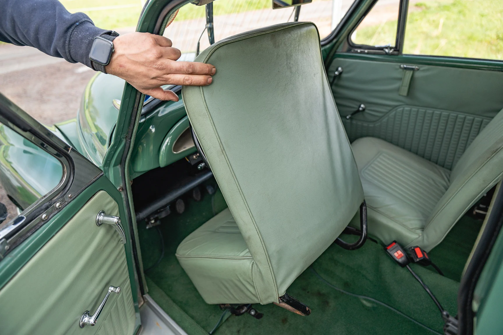 Interior image of 1968 Morris Minor Traveller (55)