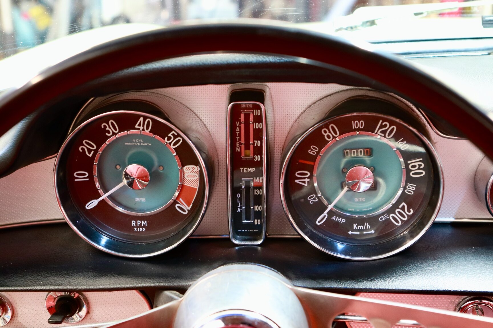 Interior image of 1964 Volvo P 1800S (21)