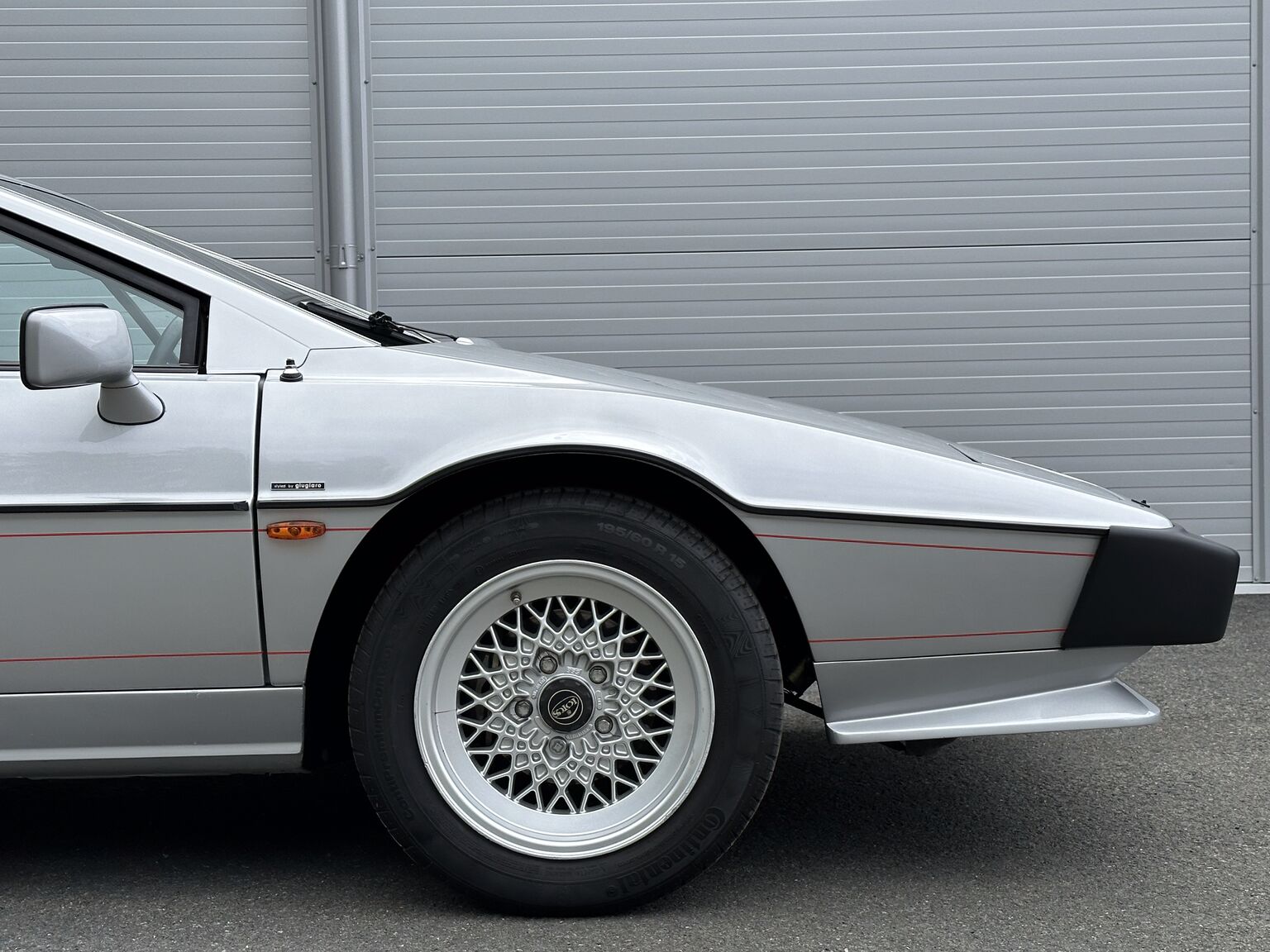 Exterior image of 1987 Lotus Esprit S3