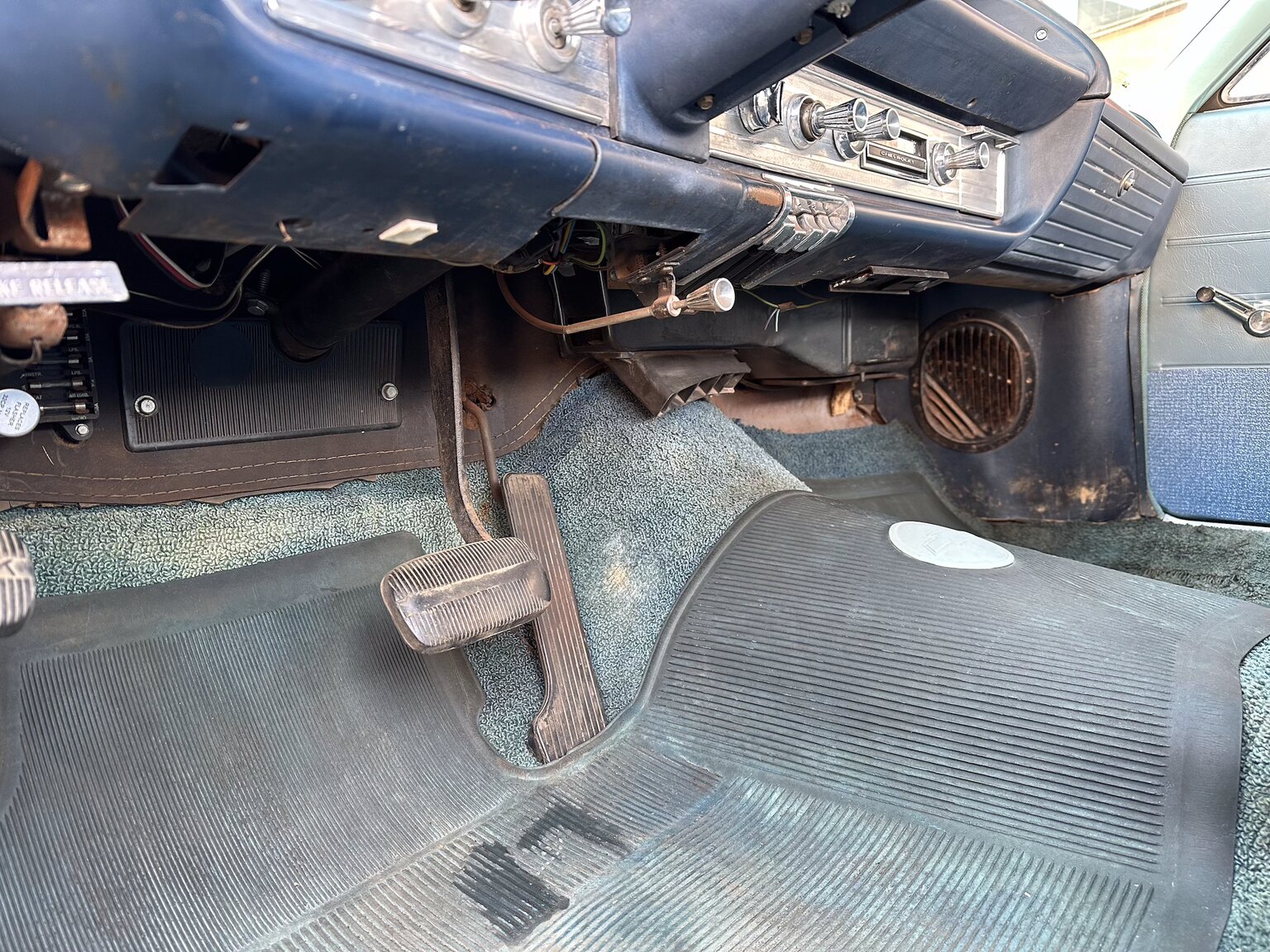 Innenraumfoto von 1963 Chevrolet Impala Sedan (8)
