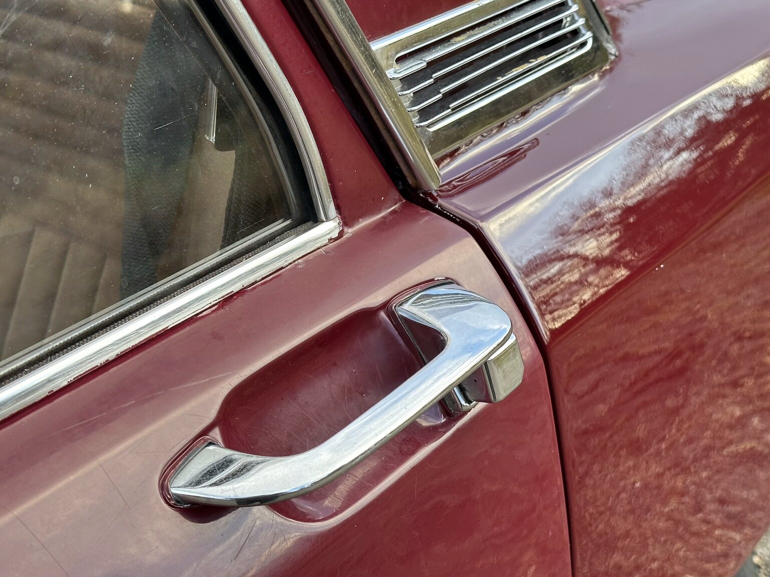 Exteriörbild på 1973 Alfa Romeo Berlina 2000