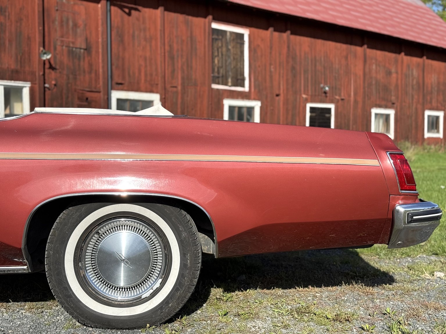 Exteriörbild på 1975 Oldsmobile Delta 88