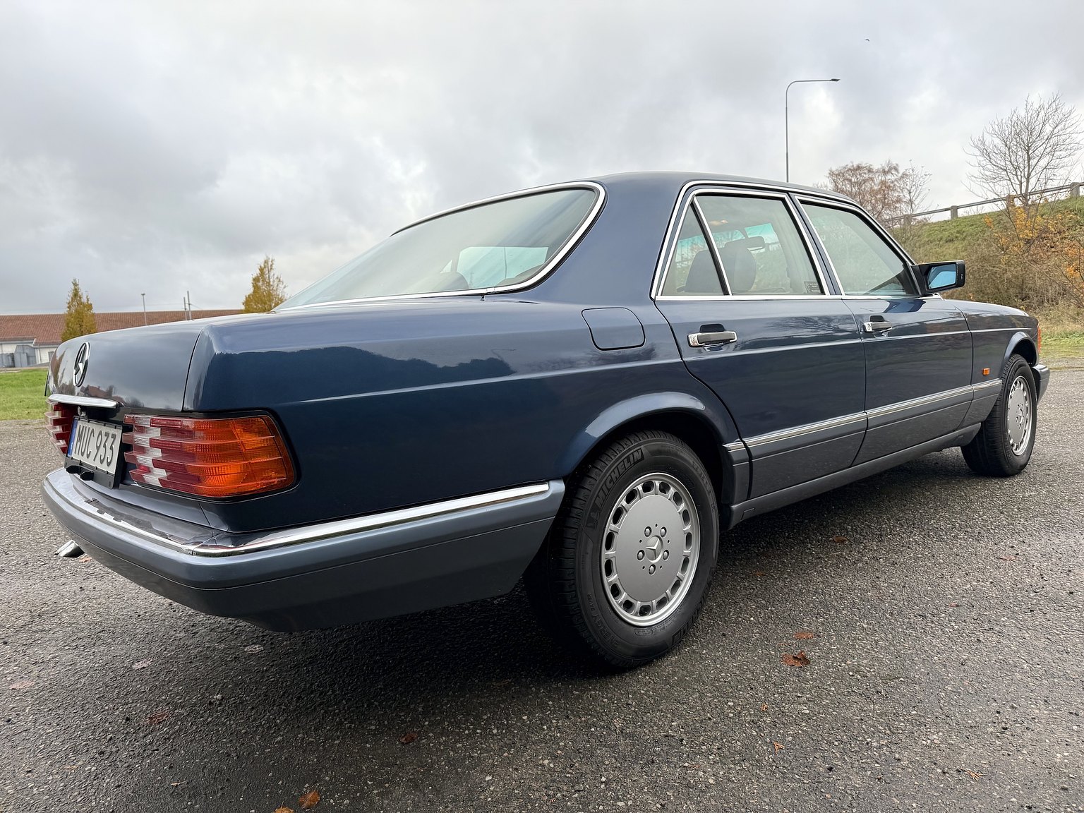 Exteriörbild på 1987 Mercedes-Benz 300 SE
