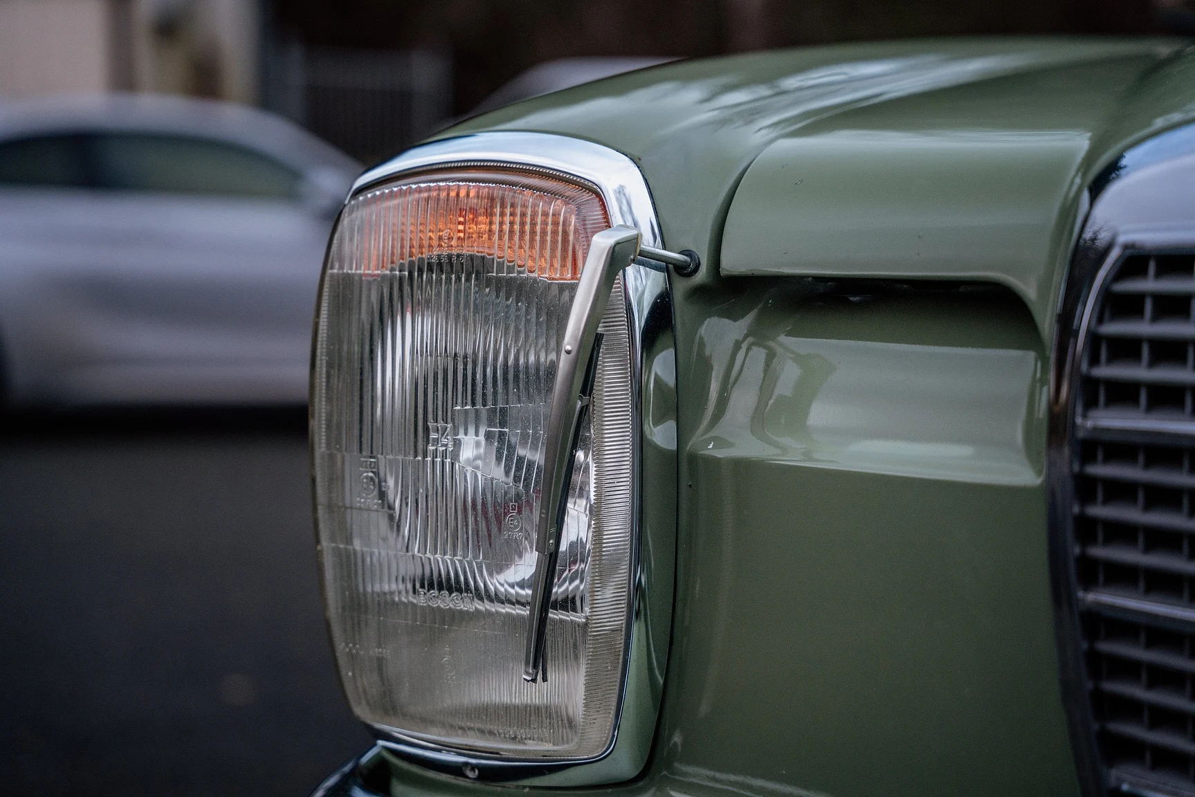 Exterior image of 1975 Mercedes-Benz 240 D 3.0 (17)