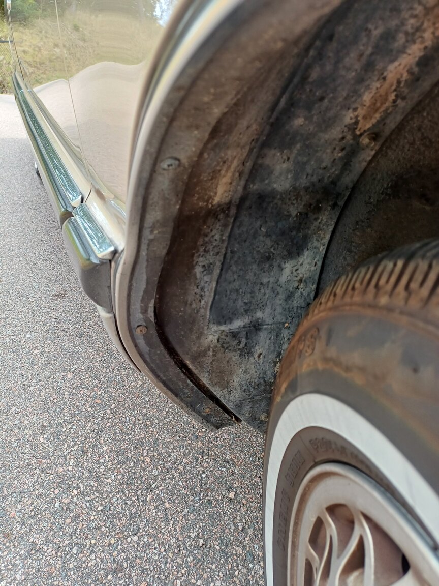 Exterior image of 1992 Buick Park Avenue