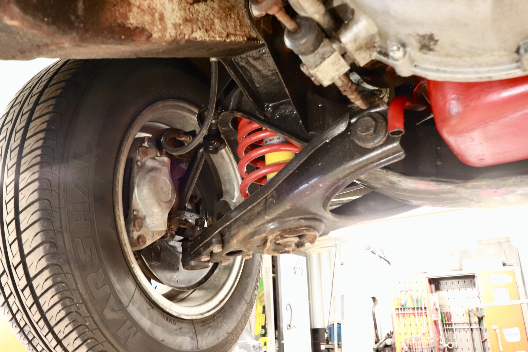 Image of 1964 Volvo P 1800S mechanics