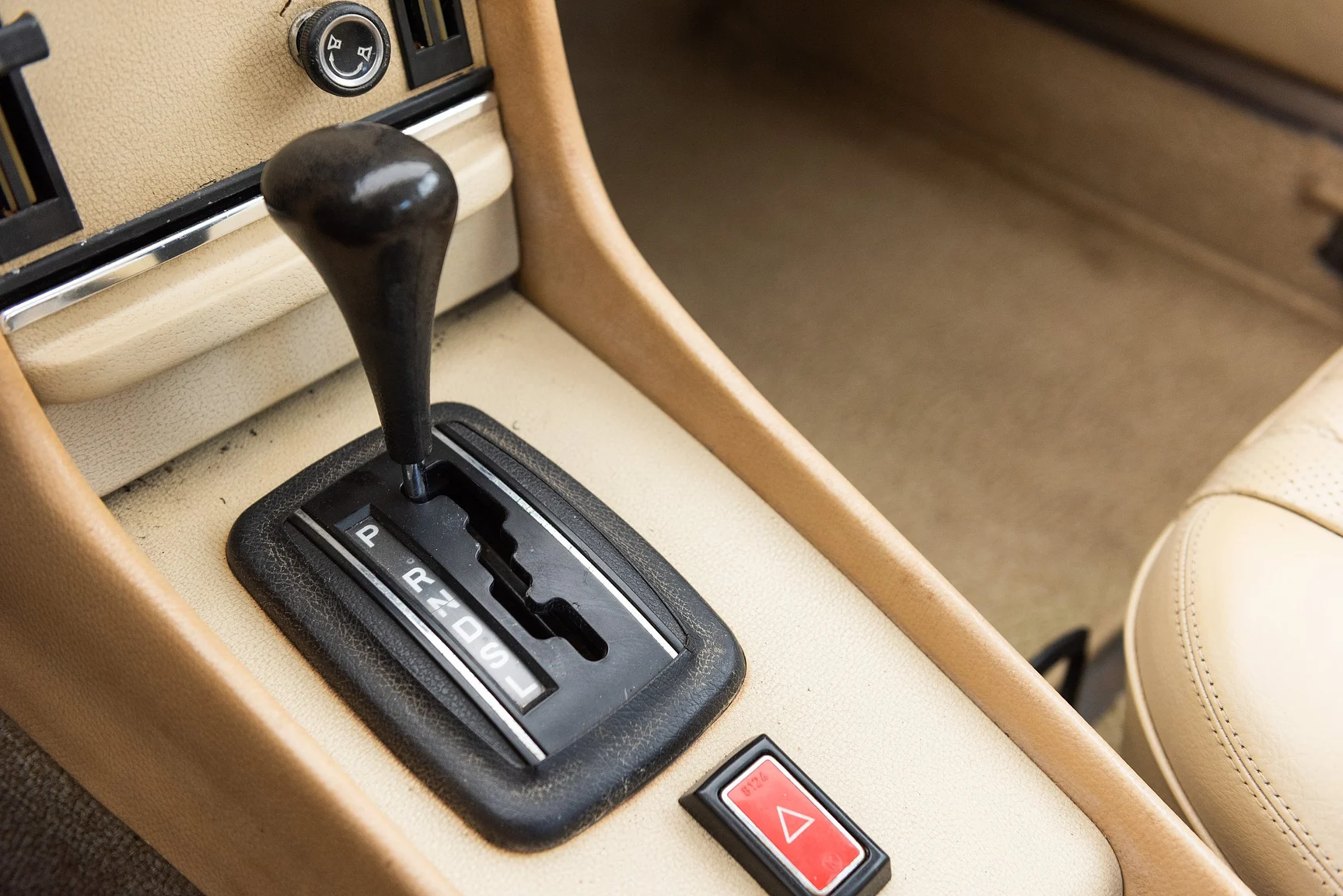Innenraumfoto von 1975 Mercedes Benz 450 SLC (29)
