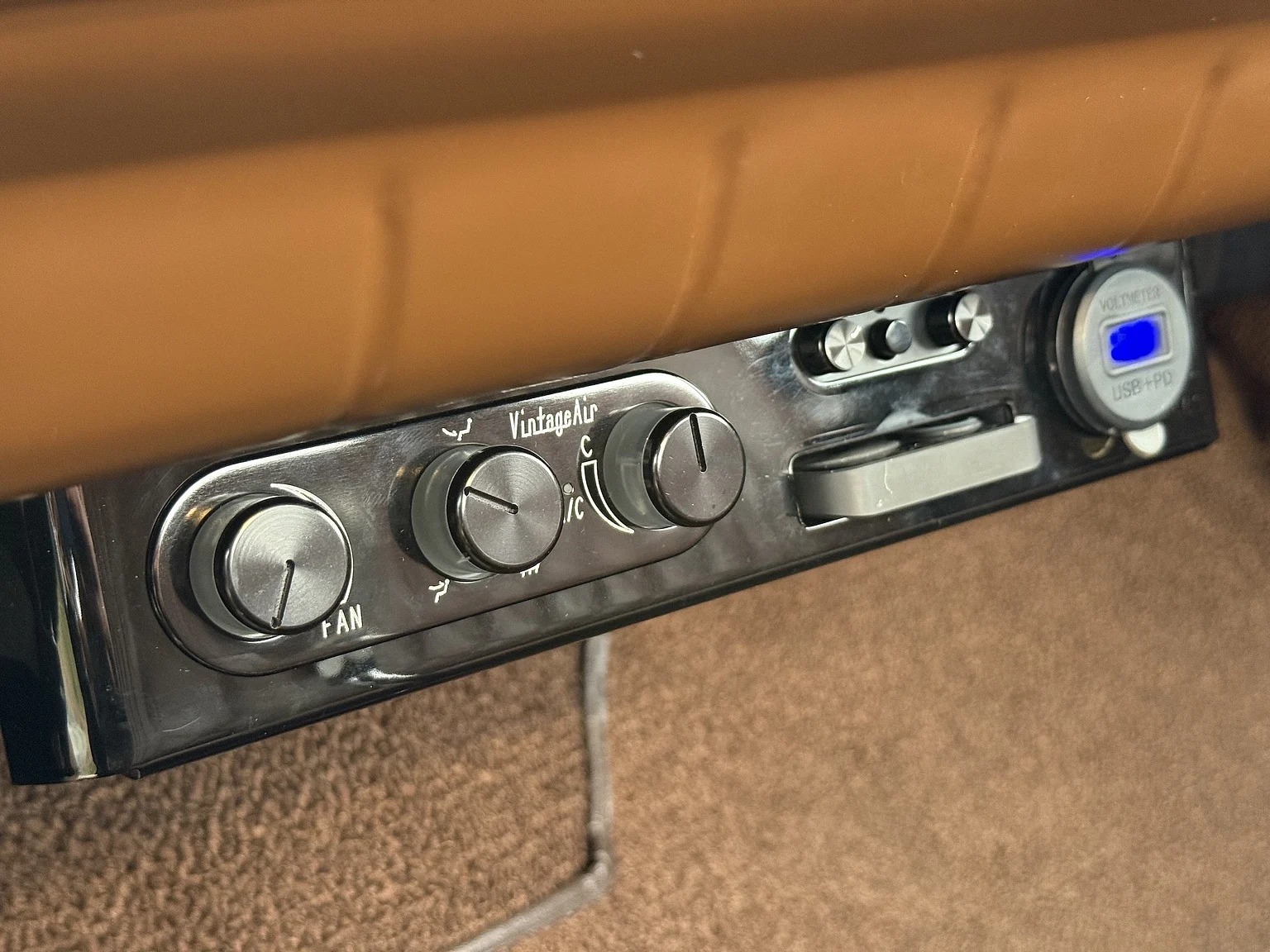 Interior image of 1953 Chevrolet 3600 Custom by Järudds (18)