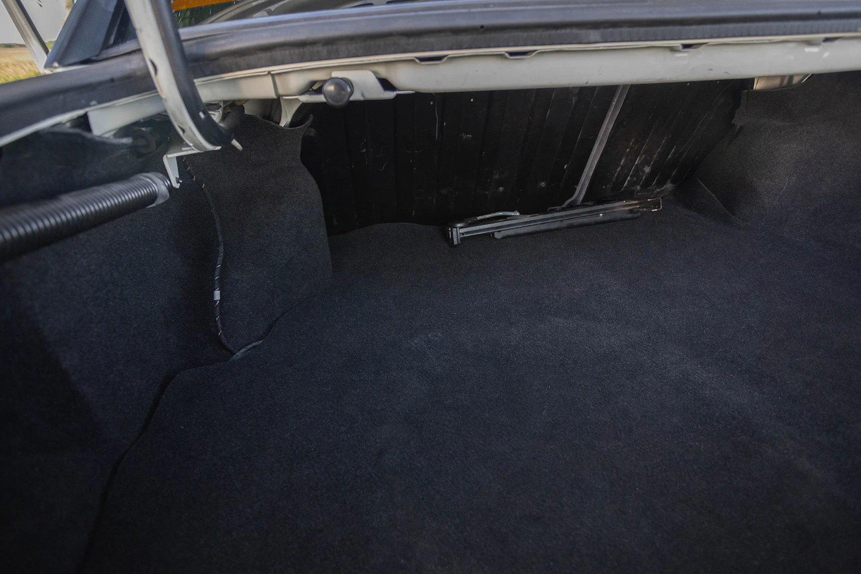 Interior image of 1991 Ford Sierra Cosworth 4x4 (8)