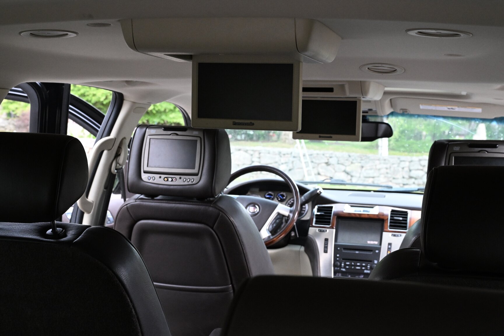 Interior image of 2010 Cadillac Escalade ESV 6.2 Flexfuel