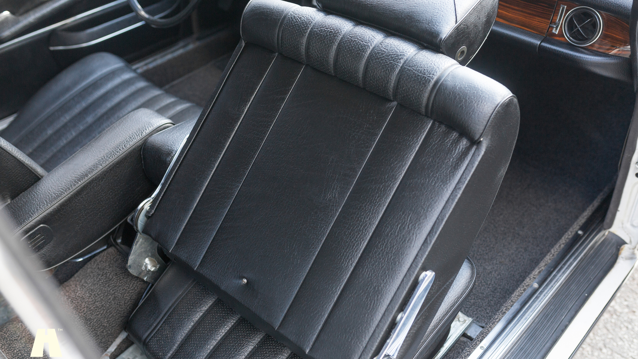 Interior image of 1970 Mercedes 250 CE