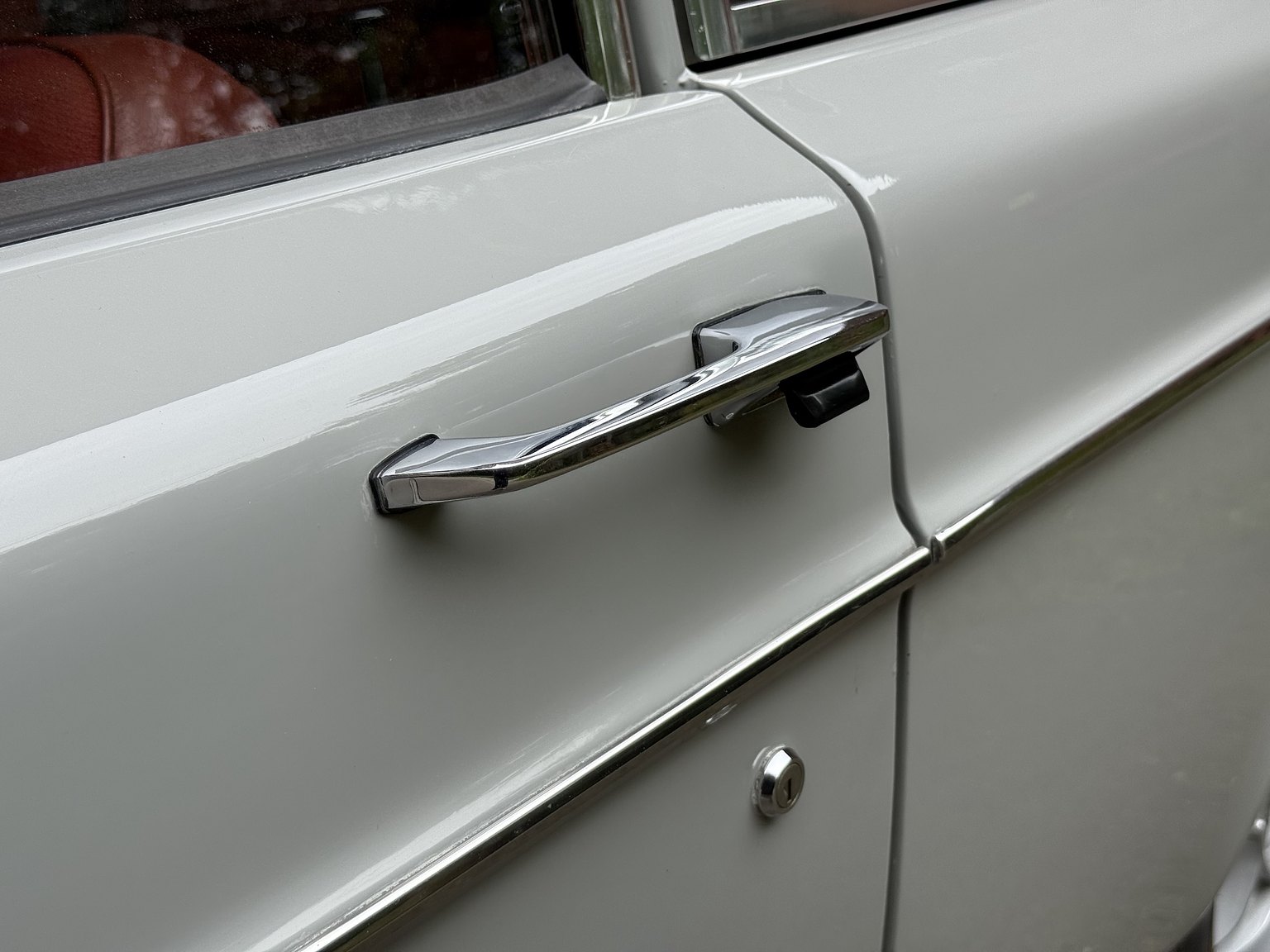 Exterior image of 1970 Volvo 142 Automatic