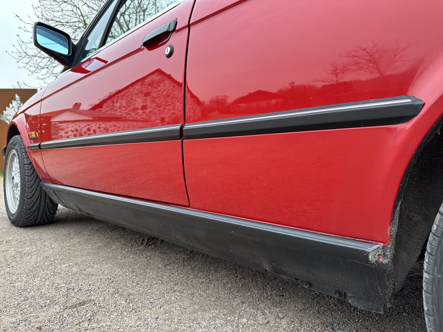 Exterior image of 1987 BMW 325i Convertible (39)