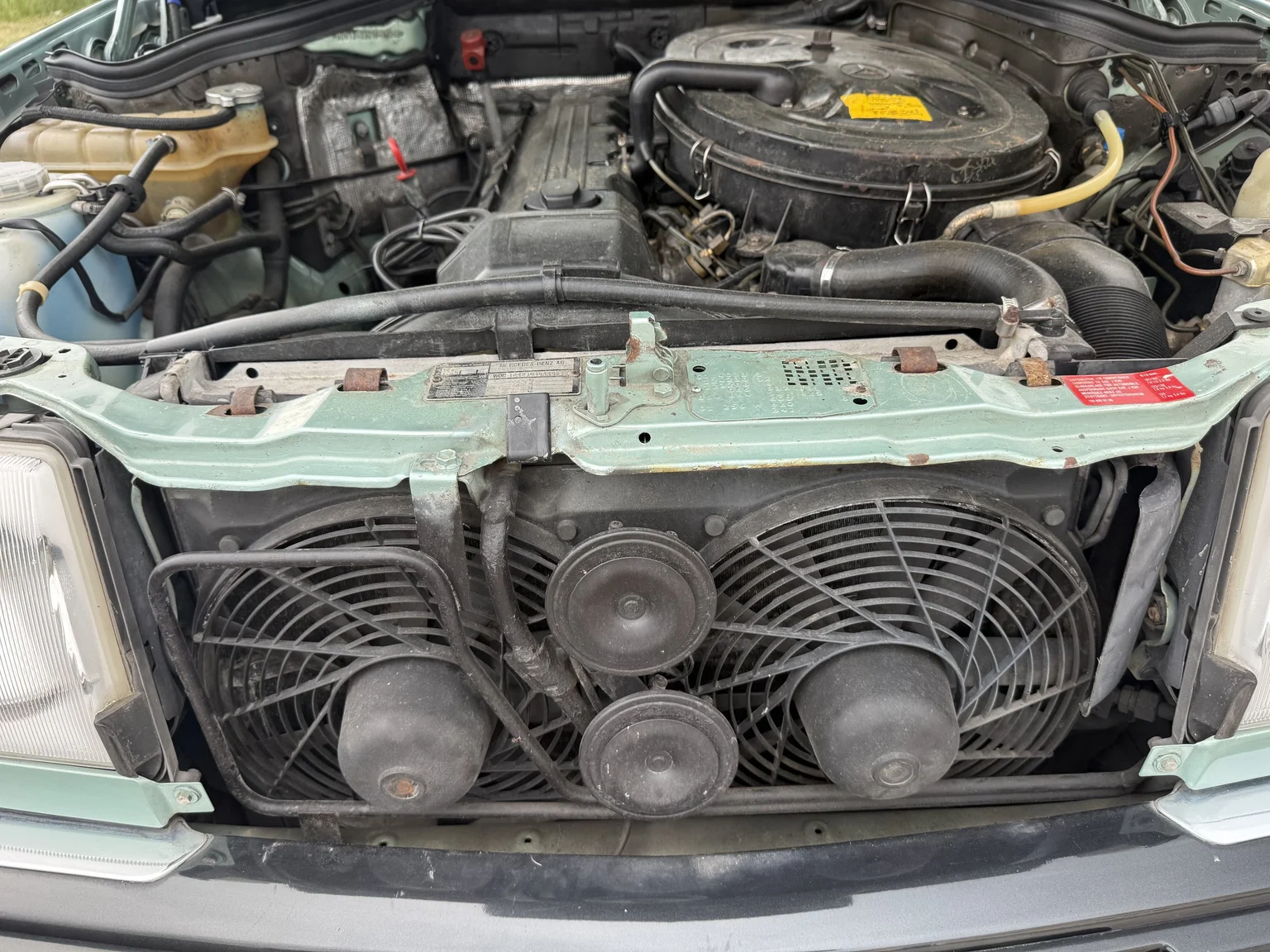 Image of 1991 Mercedes-Benz 300 E 4MATIC mechanics (14)