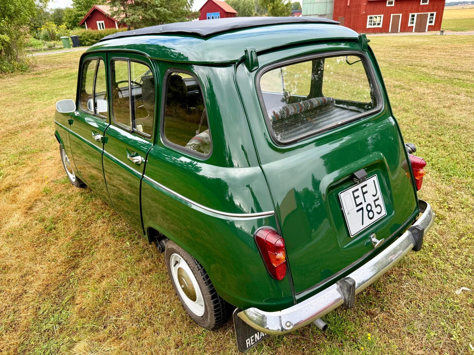 Exteriörbild på 1970 Renault 4 (26)