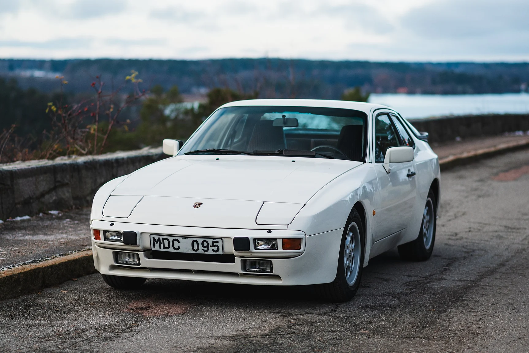 Aussenfoto 1986 Porsche 944R (2)