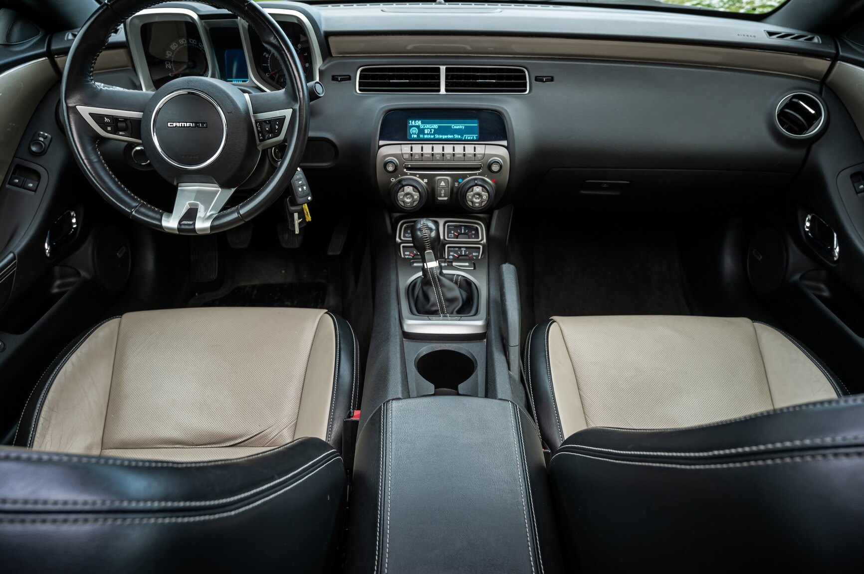 Interior image of 2010 Chevrolet Camaro SS (15)