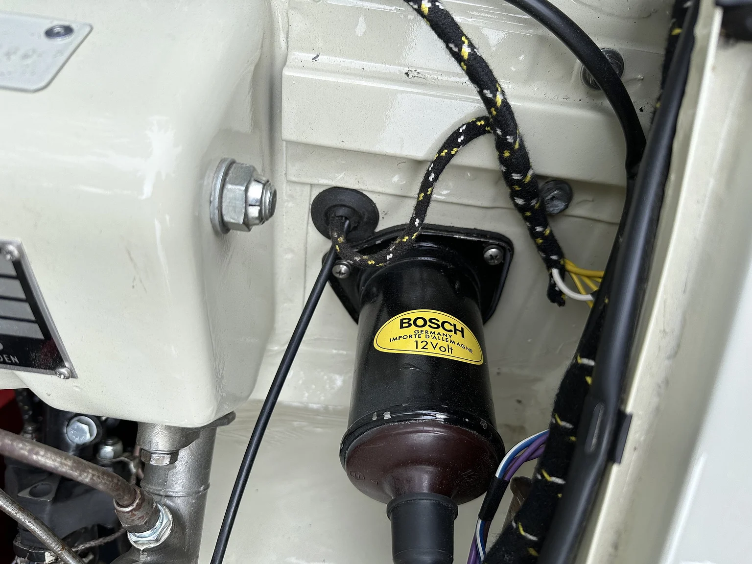 Image of 1964 Volvo P1800S (19) mechanics