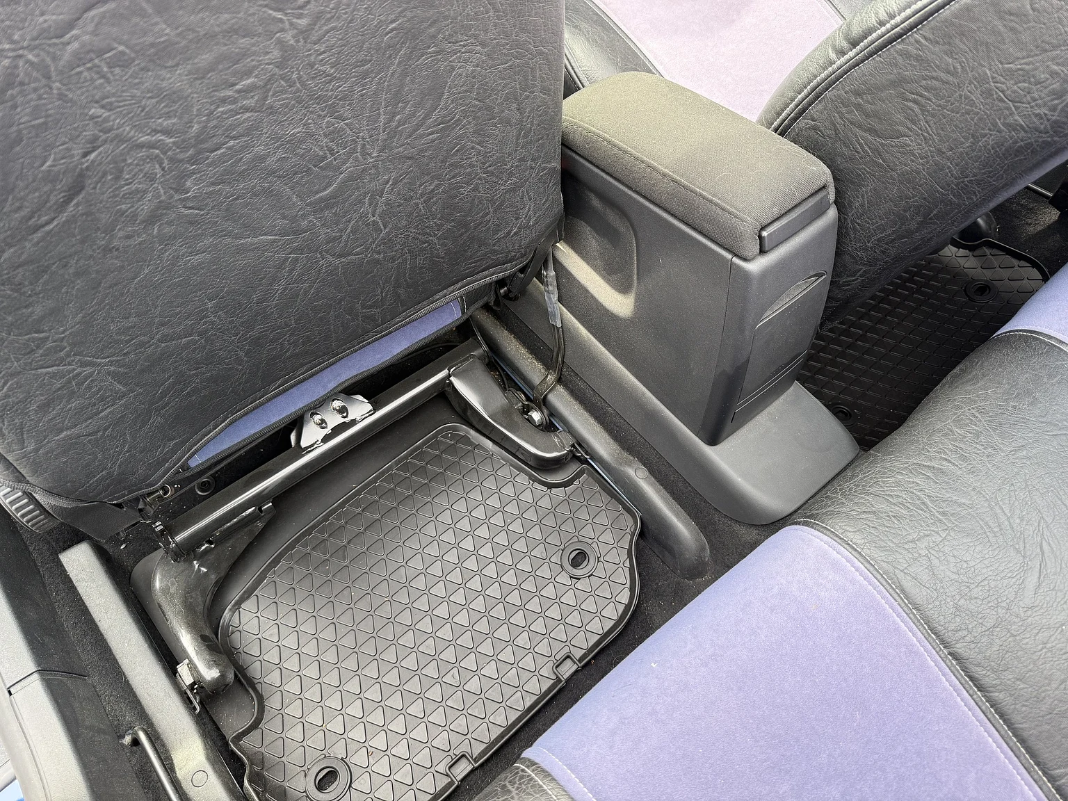 Interior image of 2007 VW Beetle 1600 Cabriolet  (20)