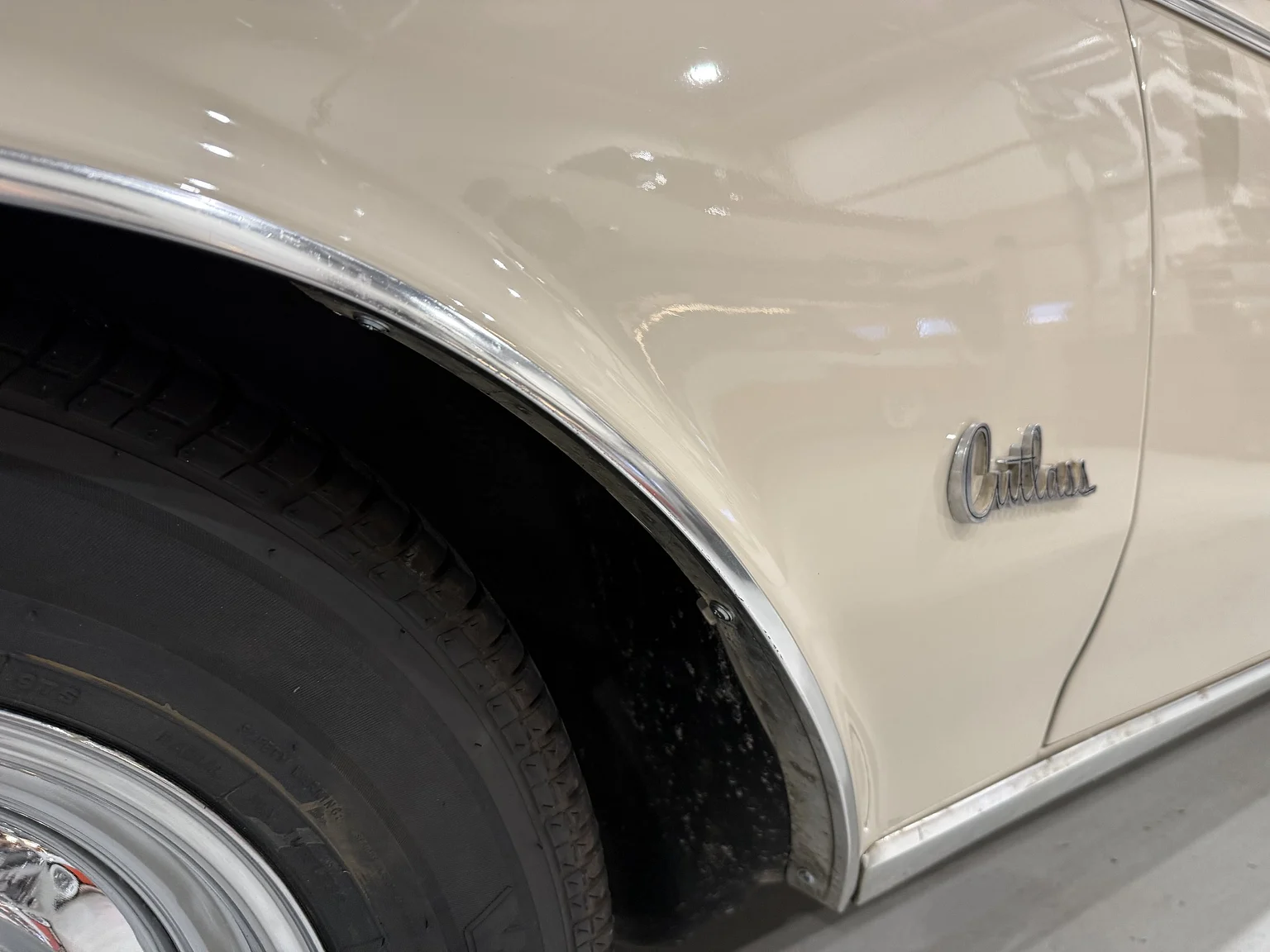 Exterior image of 1964 Oldsmobile Cutlass Convertible (65)