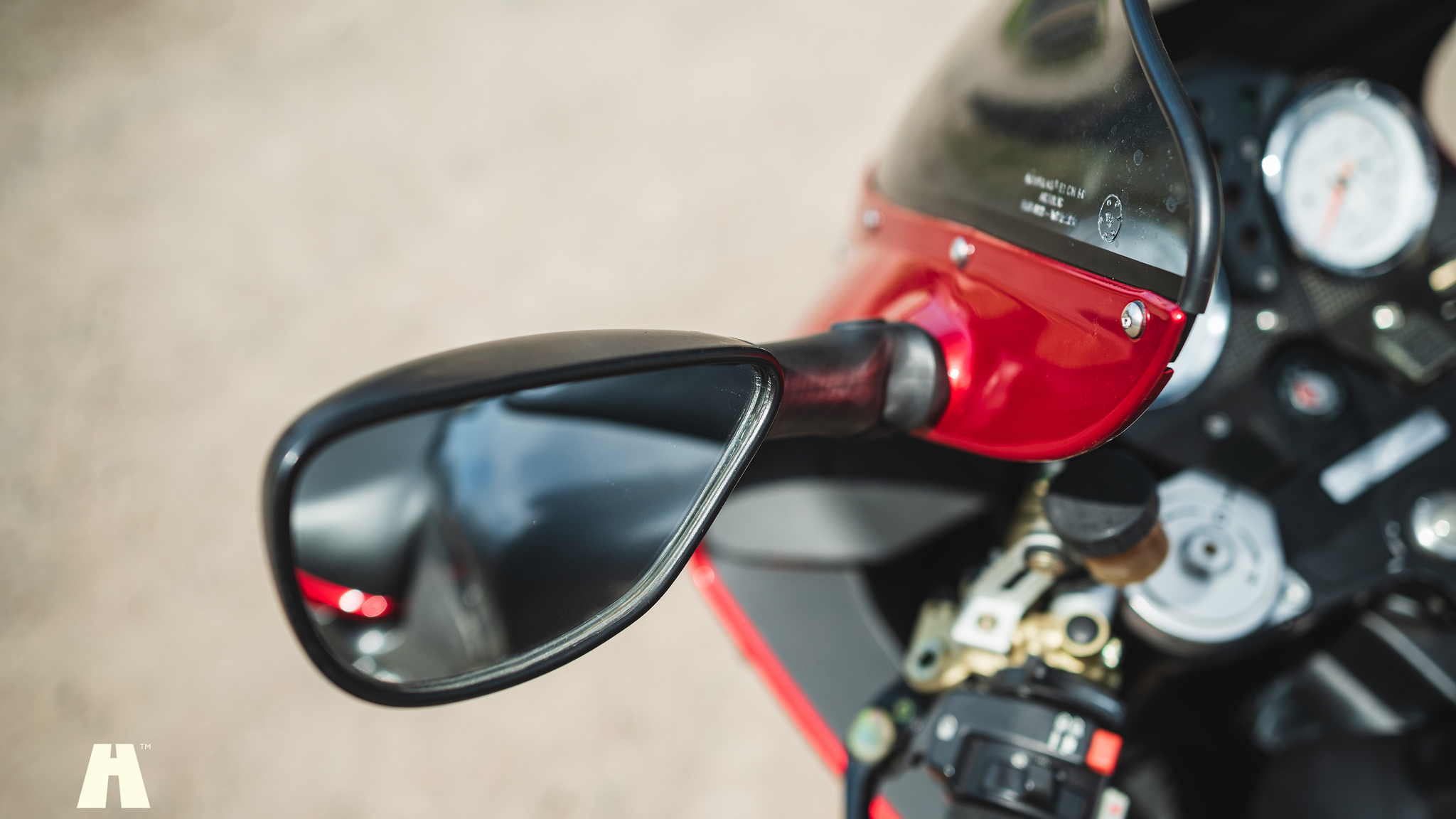 Exteriörbild på 2002 Moto Guzzi V11 Le Mans (76)