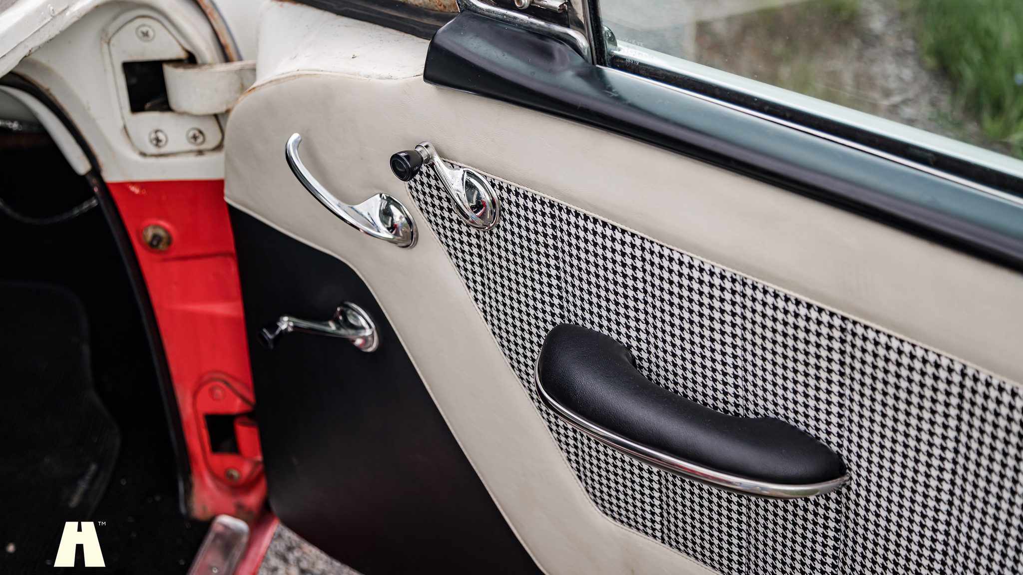 Interior image of 1957 Buick Special Riviera (Model 46R) V8 (18)